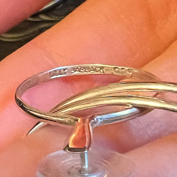 Lilly Barrack Earrings - Picture 5 of 9